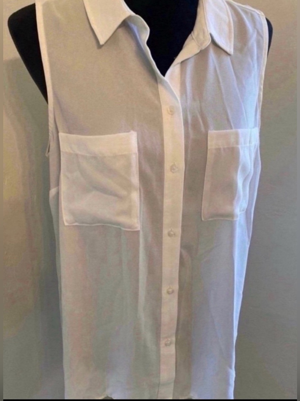 Women’s White Sleeveless Button-Down Shirt - Classic Work to Casual (Size L)
